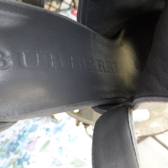New Burberry Prorsum Gray Suede Heels w/Ankle Wrap Buckle Straps Size 38B - Picture 10 of 16